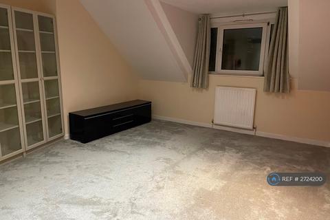 1 bedroom flat to rent, St Mary's Court, London, E3