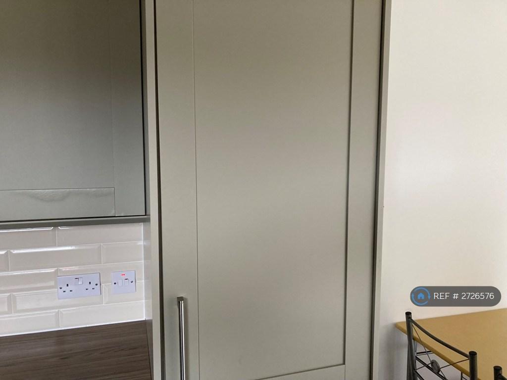 Kitchen Intergrated Fridge