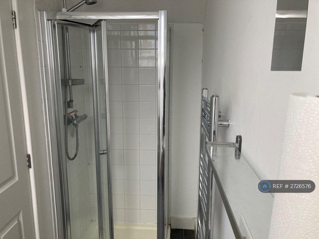 Room 5 En Suite With Shower
