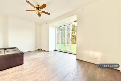 2 bedroom maisonette to rent, Roding Lodge, Ilford, IG1