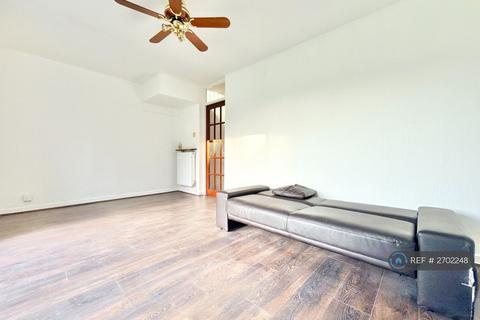2 bedroom maisonette to rent, Roding Lodge, Ilford, IG1