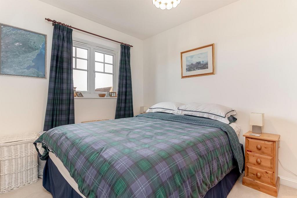 Bedroom 2 - A.jpg