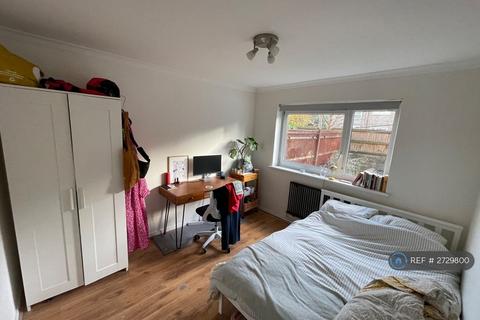 3 bedroom flat to rent, Patrick Connolly Gardens, London, E3