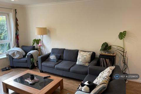 3 bedroom flat to rent, Patrick Connolly Gardens, London, E3