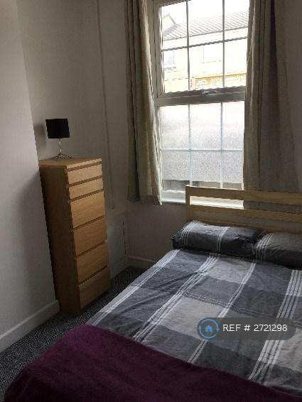 Bedroom 1 (Double)