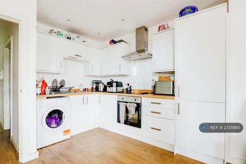 2 bedroom flat to rent, North Road, Cardiff, CF14