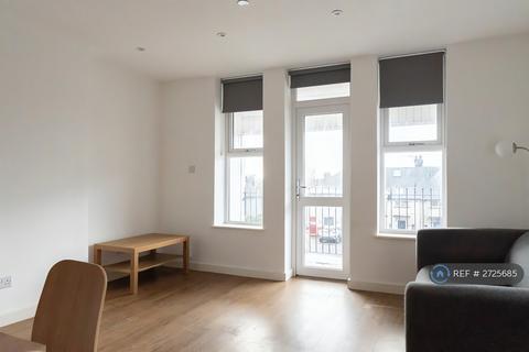 2 bedroom flat to rent, North Road, Cardiff, CF14