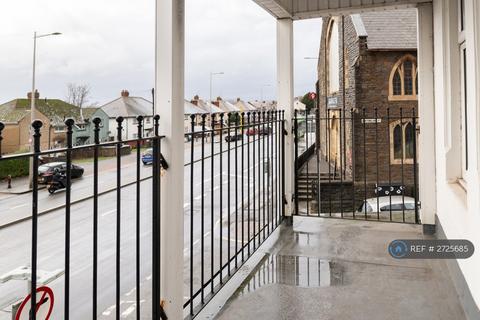 2 bedroom flat to rent, North Road, Cardiff, CF14