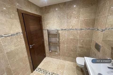3 bedroom flat to rent, Scarbrook Road, Croydon, CR0