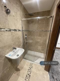 3 bedroom flat to rent, Scarbrook Road, Croydon, CR0