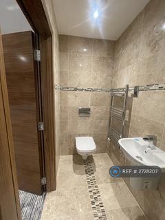 3 bedroom flat to rent, Scarbrook Road, Croydon, CR0