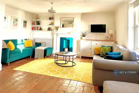 3 bedroom flat to rent, Chandos Square, Broadstairs, CT10