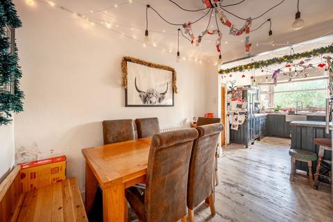 4 bedroom semi-detached house for sale, Long Road, Lowestoft