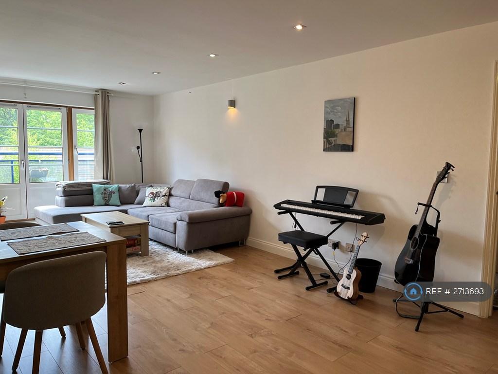 Living Room &amp; Music Corner