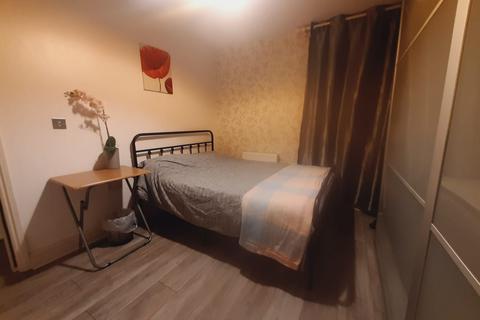 1 bedroom in a house share to rent, Macdonald Road, London E7