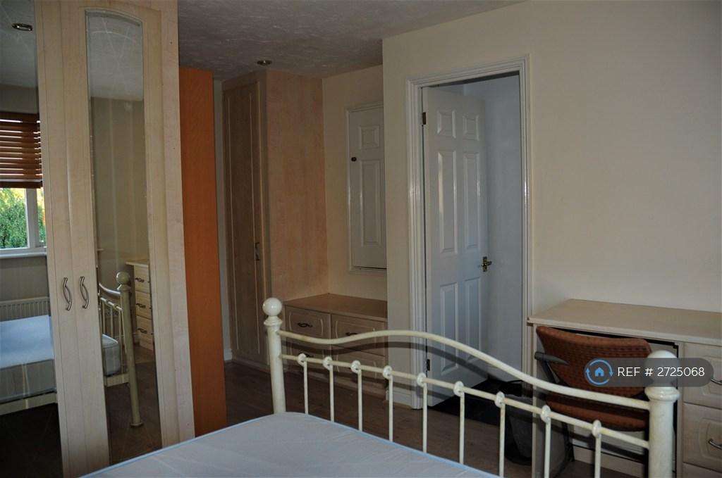 Ensuite Bedroom 6