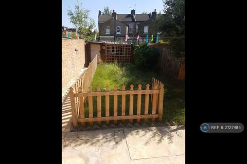 undefined, Cross Road, Enfield, EN1