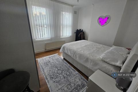 undefined, Cross Road, Enfield, EN1