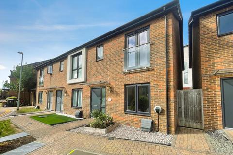 undefined, Hythe Crescent, Ashford