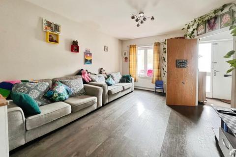 undefined, Hythe Crescent, Ashford