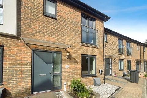 undefined, Hythe Crescent, Ashford