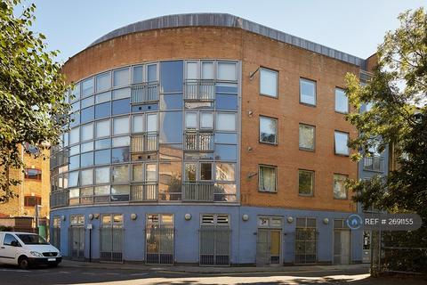 Raquel Court, London, SE1