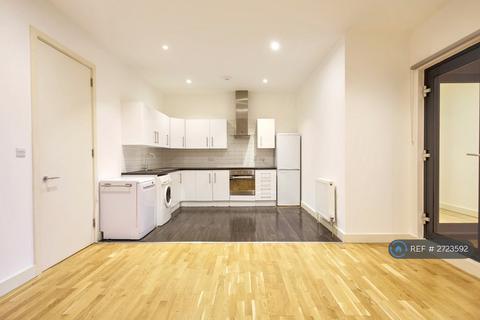2 bedroom flat to rent, Colne House, London, E1