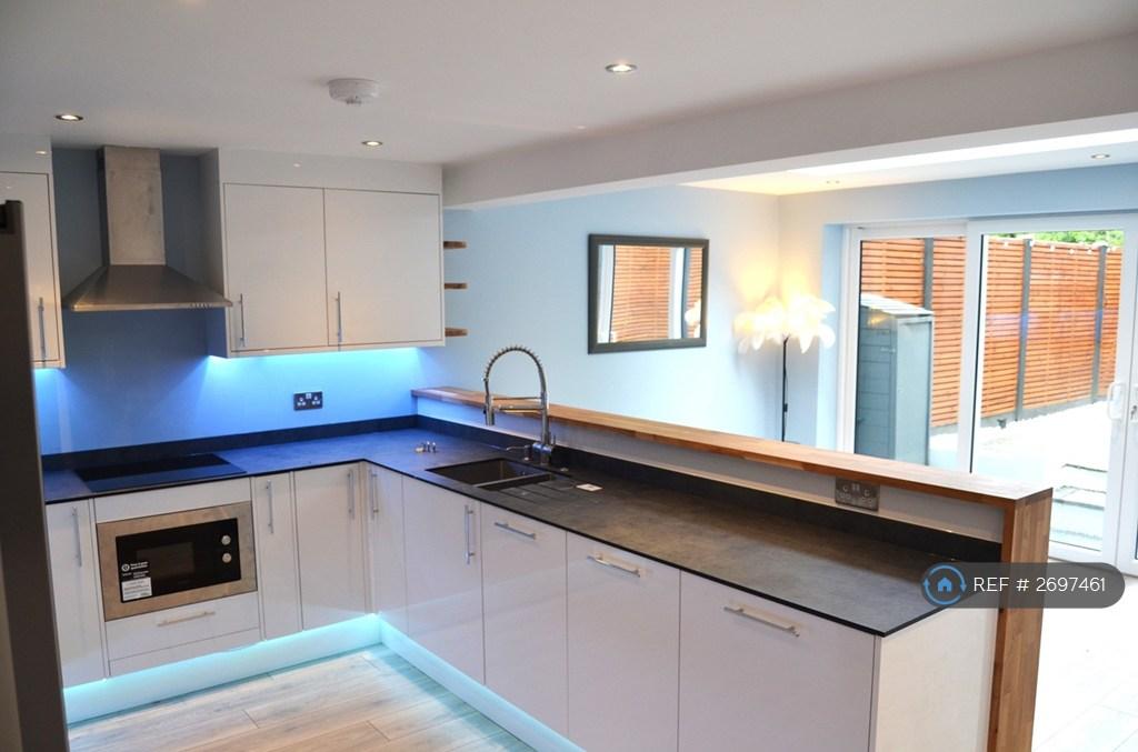 Open Plan Kitchen / Dining