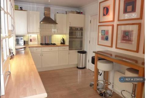 4 bedroom end of terrace house to rent, Willow Walk, Sutton, SM3