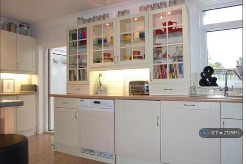 4 bedroom end of terrace house to rent, Willow Walk, Sutton, SM3
