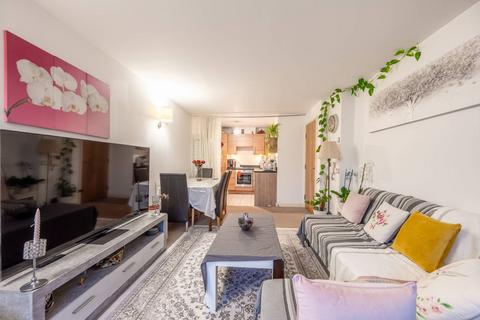 1 bedroom flat for sale, Empire Way, Wembley Park, Wembley, HA9