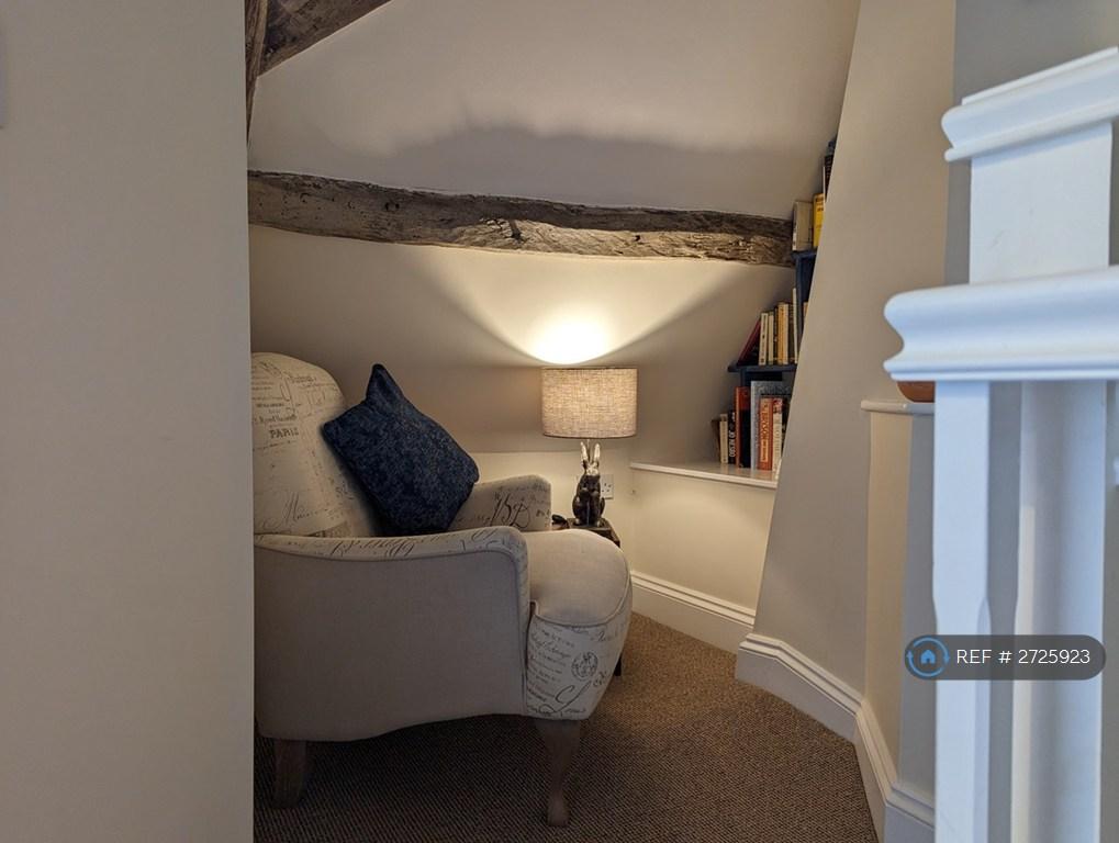 2nd Floor Landing