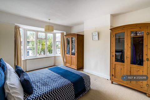 3 bedroom semi-detached house to rent, Fieldsend Road, Cheam, Sutton, SM3