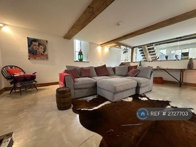 Lower Lounge