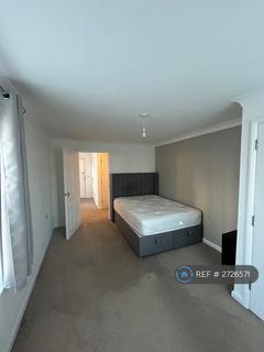 2 bedroom flat to rent, Wheatstone Close, Slough, SL3