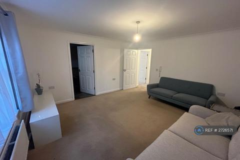 2 bedroom flat to rent, Wheatstone Close, Slough, SL3
