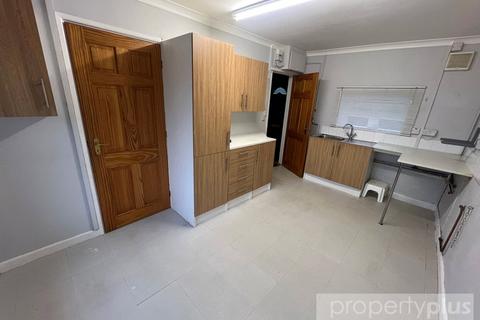 undefined, Llewellyn Terrace, Tonypandy, Rhondda Cynon Taff, CF40