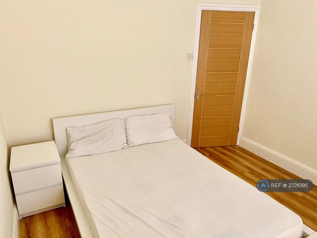 Large Double Bedroom