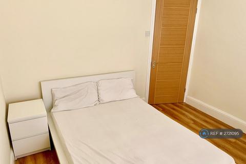 2 bedroom flat to rent, Victoria Road, London, NW6
