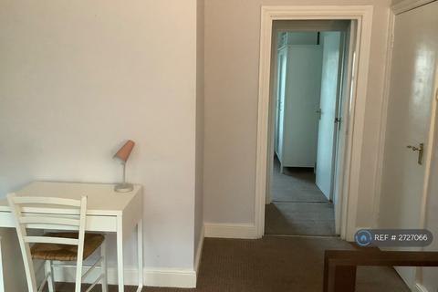1 bedroom flat to rent, Fleet Road, London, NW3