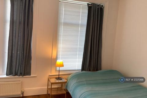 1 bedroom flat to rent, Fleet Road, London, NW3