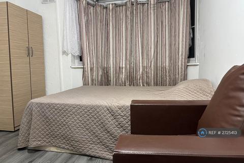 undefined, Stoneleigh Avenue, Enfield, EN1
