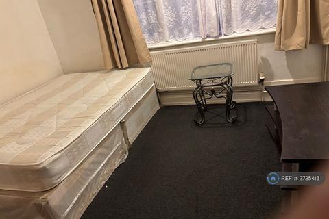 undefined, Stoneleigh Avenue, Enfield, EN1