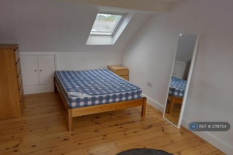 6 bedroom semi-detached house to rent, Warneford Road, Oxford, OX4