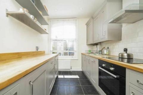 1 bedroom flat for sale, First Floor Flat, 84 Tufnell Park Road, Tufnell Park, London, N7 0DT