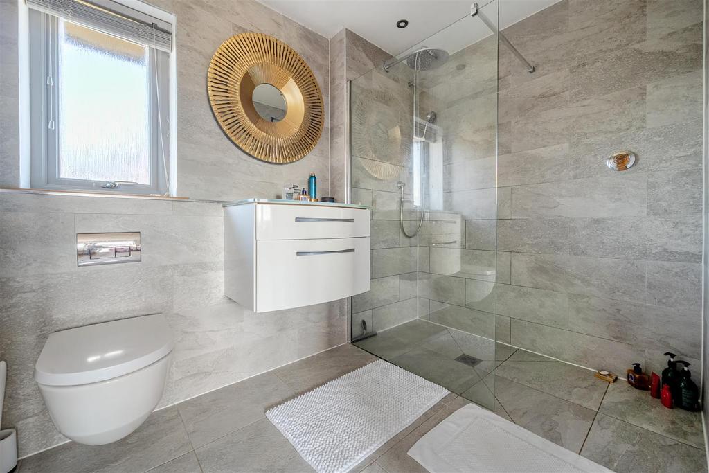En suite shower room