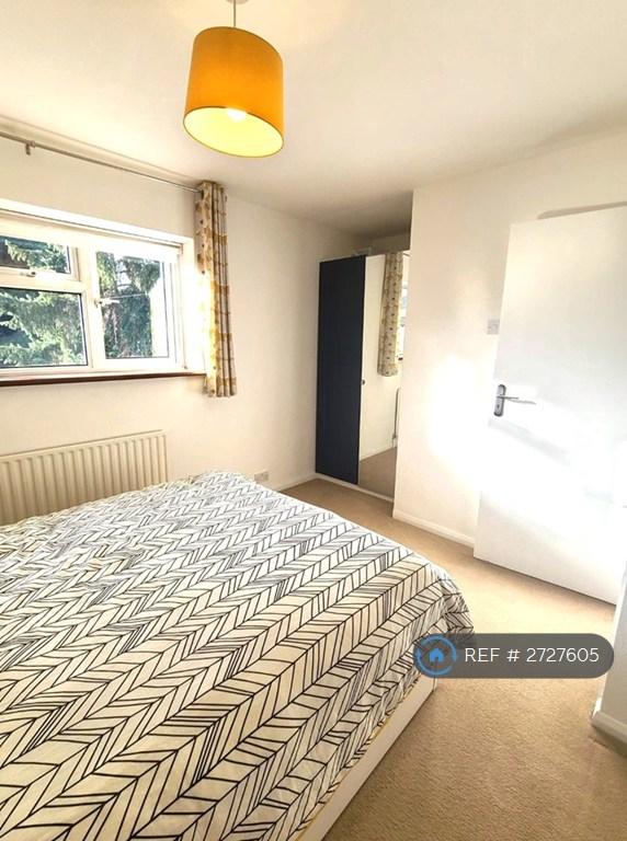 Master Bedroom Towards Wardrobe