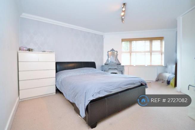 Spacious Master  Bedroom