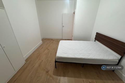 undefined, Russell Rise, Luton, LU1