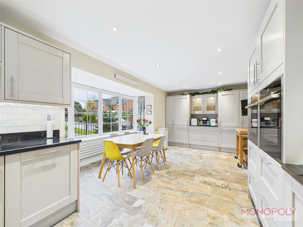 CAM03815 G0-PR0374-STILL014.jpg